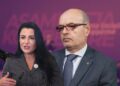 Bulevardi digjet, korrupsioni krihet! Ajo mbjell frikë dhe servilizëm kudo ku e dërgojnë –