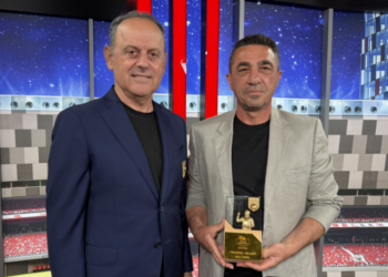 Fitoi titullin kampion me Egnatian, Nevil Dede shpallet trajneri i muajit maj në Superiore –