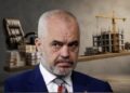Paratë e shqiptarëve shkojnë për të mbajtur administratën shtetërore, se sa për investimet në vend –