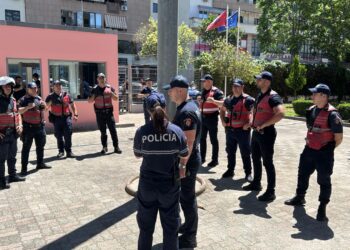 Përplasje fizike në GJKKO! Të pandehurit për vrasjen e Renis Dobrës konfliktohen brenda kafazit të xhamit –