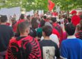 “Rama ik!”/ Shqiptarët mbushin sheshet në Paris, Stuttgart dhe Toronto kundër qeverisë –