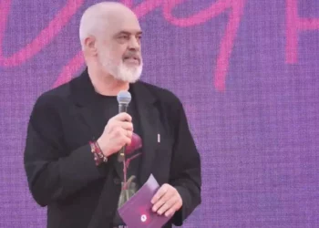 “Do na hidhen në fyt flamingot, do thonë patronazhistë”/ Rama komenton protestën nga Shkodra –