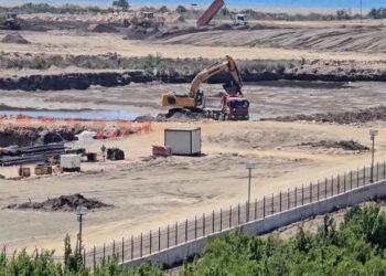 Mure të larta dhe tela në Rrjoll, banorët ngrihen sot në protestë kombëtare kundër resortit të Bashkim Ulajt –