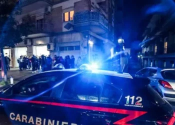 Panik në Torino/ Shqiptari spërkat apartamentin me benzinë, ​​kërcënoi t’i vinte flakën vetes –