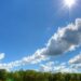 Temperaturat deri në 31°C, por reshje të izoluara në disa qarqe –